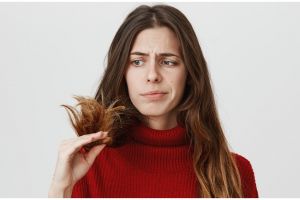 Cuma pakai 5 jenis daun, begini cara atasi rontok berlebih akibat hair care tidak cocok