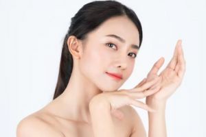 Cocok untuk kulit sensitif, ini trik menghaluskan wajah bertekstur pakai masker dari 1 bahan pemanis