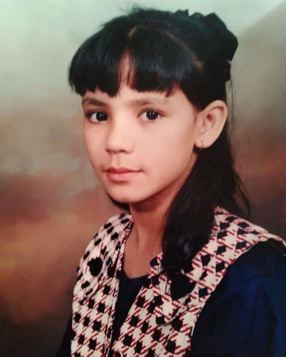 Bocah rambut bondol pernah jadi artis top kini ibu rumah tangga, pilih jualan mukena