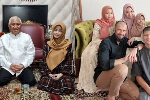 Tak malu naik KRL meski punya harta Rp 73 M, ini 8 potret kesederhanaan Primus Yustisio & Jihan Fahira