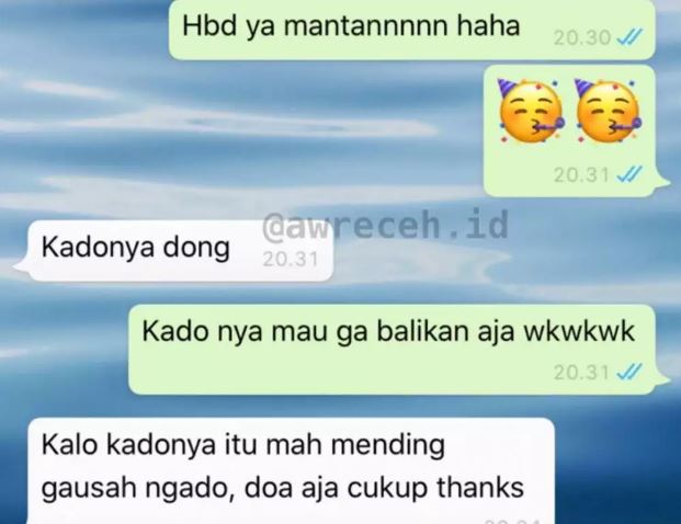 10 Chat lucu gangguin mantan ini bikin senyum getir, endingnya tak terduga