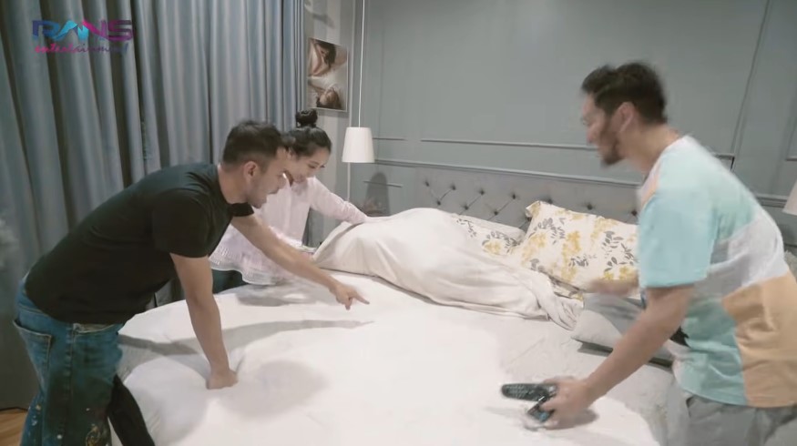 Momen Jeje Govinda rela bersihkan ompol Syahnaz, ungkap sudah tiga kali selama nikah