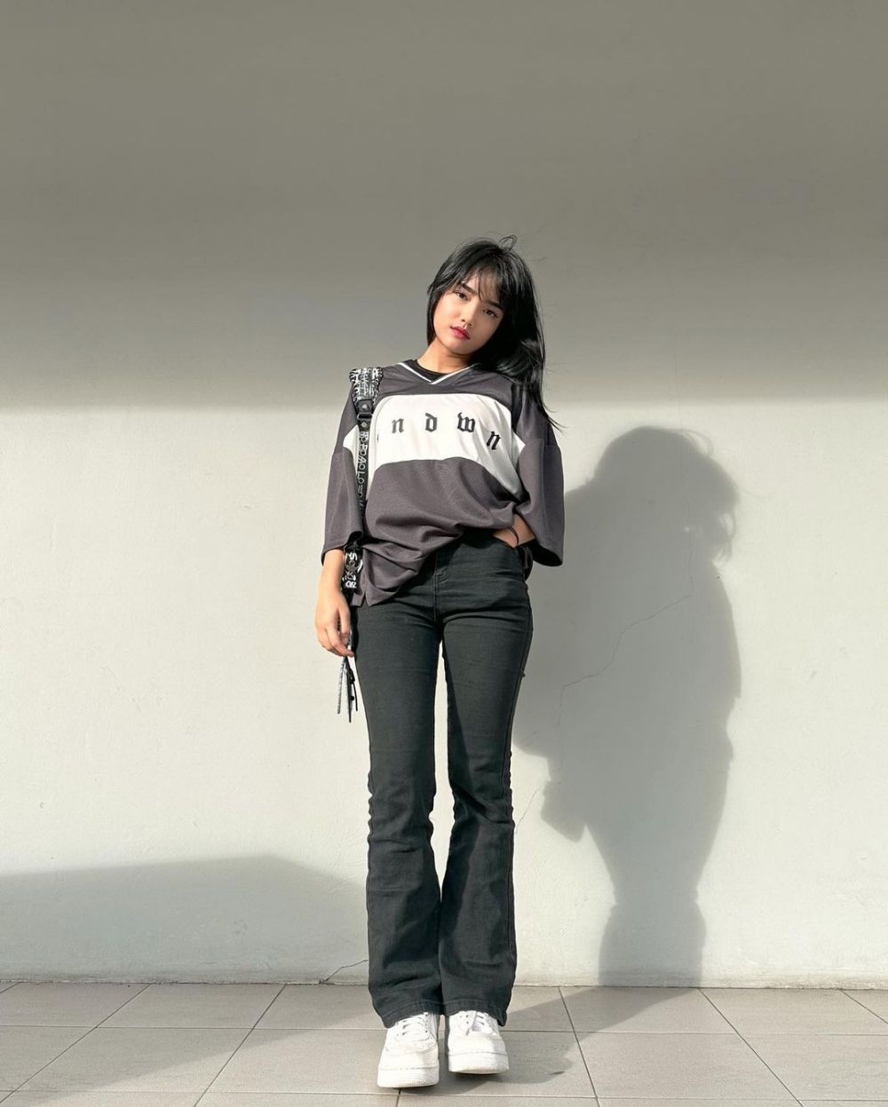 Fuji unggah foto siluet mesra bareng cowok pakai caption romantis, sosoknya bikin penasaran