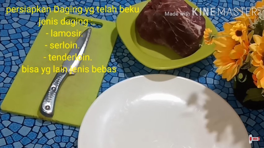 Bukan disimpan utuh, ini cara menyimpan daging mentah agar awet dan hemat tempat di kulkas