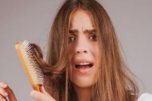 Tanpa produk mahal, ini trik tumbuhkan rambut mudah rontok pakai serum dari 1 jenis biji-bijian