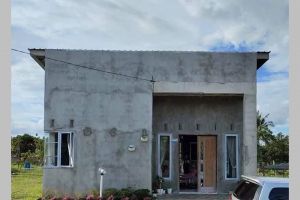 9 Potret rumah kotak tampak belum jadi ini miliki interior mewah bak villa, ada kolam renangnya