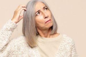 Rambut hitam alami, begini trik mengurangi tumbuhnya uban pakai 1 jenis bahan sayuran