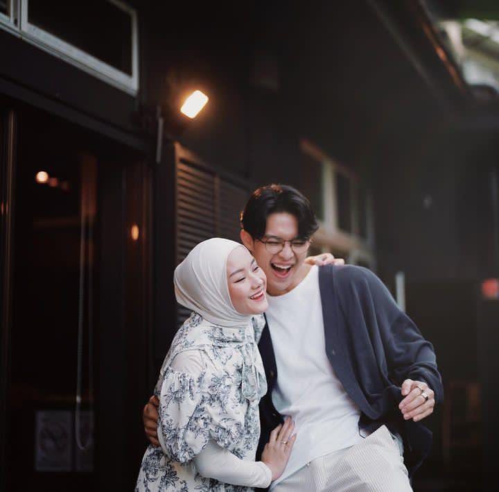 Dinyinyiri karena sering pamer kemesraan dengan Dinda Hauw, begini balasan bijak Rey Mbayang