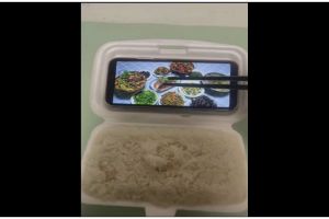 11 Potret kocak makan saat akhir bulan ini lauknya pakai khayalan, relate nggak nih?