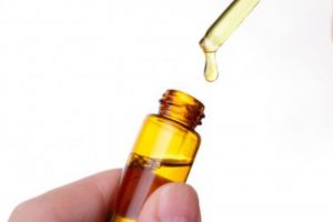 Tak hanya dipakai sebelum keramas, ini trik menggunakan hair oil agar antilepek