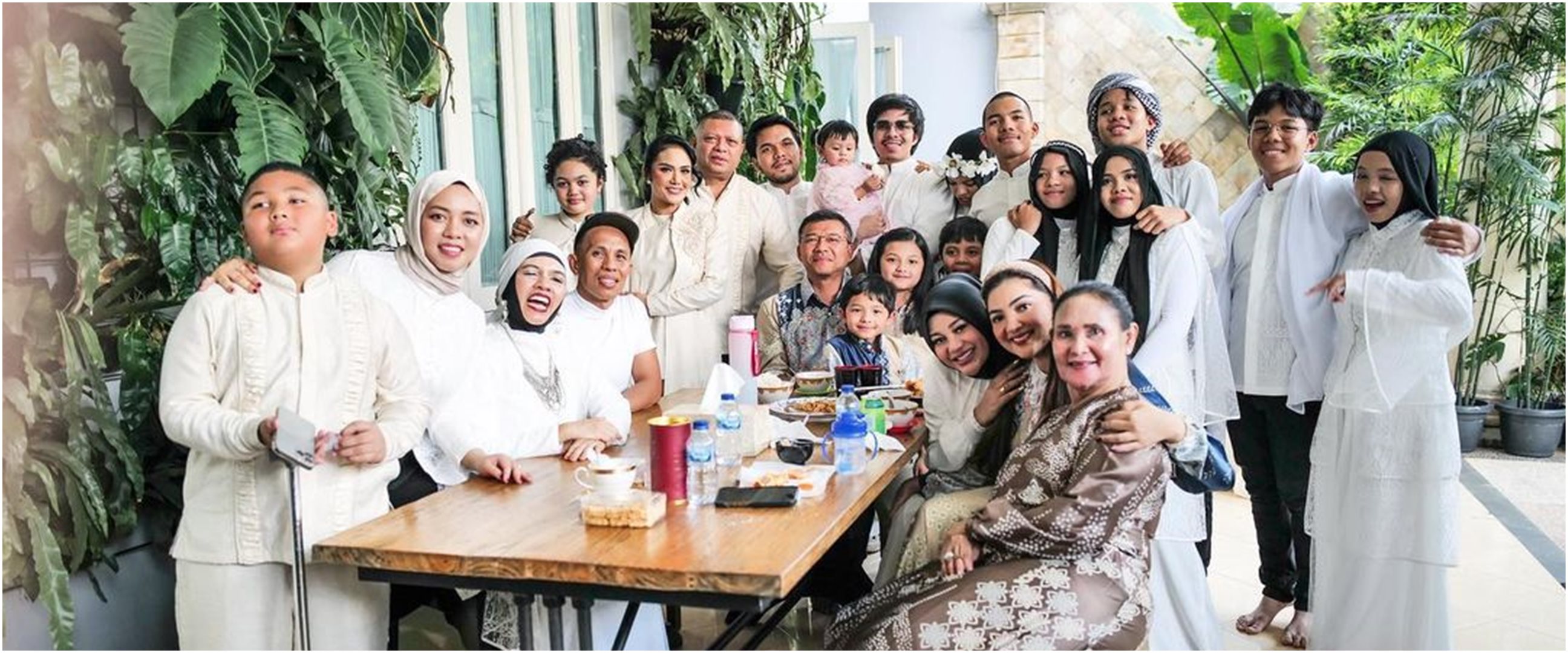 11 Momen Atta Halilintar rayakan Idul Adha bareng keluarga besar, sikap Anang pada Raul Lemos disorot