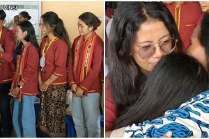 Warga sekampung di Maluku menangis melepas kepergian mahasiswa KKN UGM, sudah dekat bak keluarga