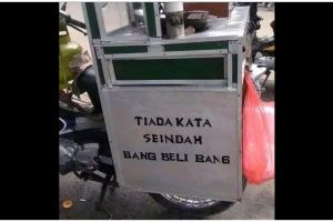 13 Potret kocak tulisan di pedagang keliling ini nyeleneh bikin terkekeh, jadi terhibur