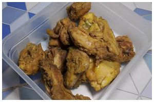 Tanpa bahan apa pun, ini trik simpan ayam ungkep agar tidak berair, bau, dan tahan berminggu-minggu