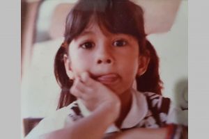 Bocah gedenya jadi artis ini justru hidup sederhana sebagai istri pejabat, intip 11 transformasinya