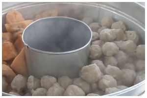 Cara sederhana mengukus pentol bakso agar teksturnya tetap kenyal dan tidak lembek selama beberapa jam