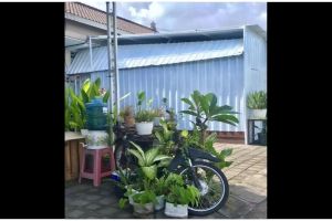 Nggak cuma jadi kendaraan, 11 potret kocak alih fungsi motor ini malah bikin nyengir