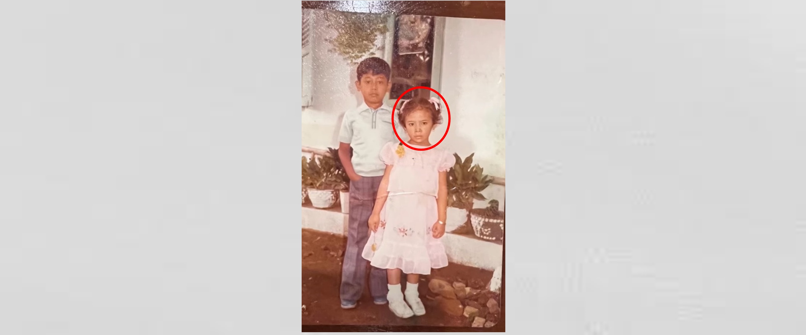Awali karier jadi backing vocal, bocah imut ini sukses jadi ratu soundtrack film & punya rumah mewah