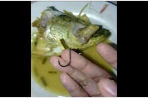 Teliti sebelum menyantap, 11 potret kocak order makanan ini malah dapat 'bonus' tak terduga