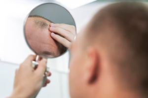 Tumbuh lebat dalam 15 hari, ini cara atasi kebotakan rambut akibat rontok pakai 1 jenis daun