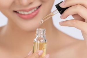 Tak perlu lakukan botoks, ini cara membuat face oil untuk atasi kulit keriput pakai 1 jenis rempah