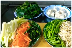 Bukan direbus atau dikukus, ini trik masak sayur gado-gado agar tak cepat basi