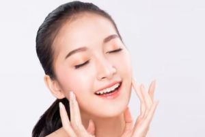 Tak perlu infus whitening, begini trik putihkan wajah pakai masker eksfoliasi dari 1 jenis tepung