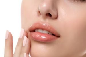 Cuma pakai 1 jenis minyak, ini cara membuat lip sleeping mask untuk atasi bibir gelap dan mengelupas
