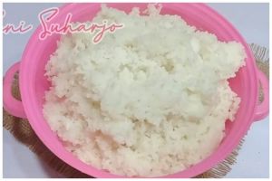 Tanpa perlu diaron atau disiram air panas, ini trik masak nasi di panci agar hasilnya matang sempurna