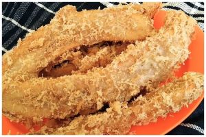 Tanpa tepung terigu atau baking soda, ini cara membuat pisang goreng keriting dan krispi tahan lama