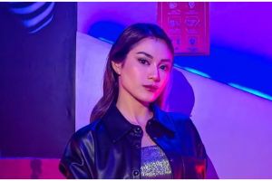 Wajahnya makin glowing, bebas jerawat, dan kusam, intip trik jaga kecantikan kulit ala Dara The Virgin