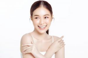 Tak perlu body bleaching, ini cara atasi bintik hitam dan kulit kusam pakai scrub dari 2 bahan pemanis