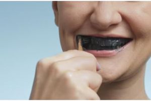 Bukan menggunakan garam, ini trik pudarkan noda hitam pada gigi pakai pasta dari 1 jenis rempah