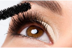 Tanpa pakai minyak kemiri, ini trik melentikkan bulu mata hanya pakai 1 jenis kacang