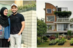Potret rumah milik mertua 9 pesinetron ini bikin terpana, ada yang mirip istana negeri dongeng
