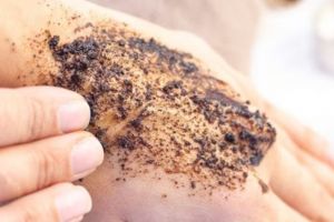 Nggak perlu produk mahal, ini trik mengangkat sel kulit mati penyebab kusam pakai 1 jenis minyak