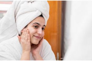 Tanpa peeling wajah, ini trik pudarkan flek hitam membandel pakai face wash dari 1 jenis rempah