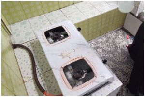 Pakai 2 bahan masak, begini cara membersihkan noda membandel dan sisa minyak di keramik dapur