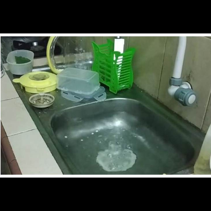 Tak perlu dibongkar, ini cara mengatasi wastafel cuci piring mampet pakai 1 bahan