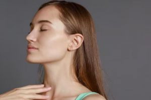 Bukan pakai kopi, begini cara atasi hiperpigmentasi pada leher dengan scrub dari 1 jenis garnish