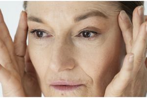 Tak perlu putih telur, ini cara pudarkan kerutan pada wajah pakai krim antiaging dari 1 bahan makanan