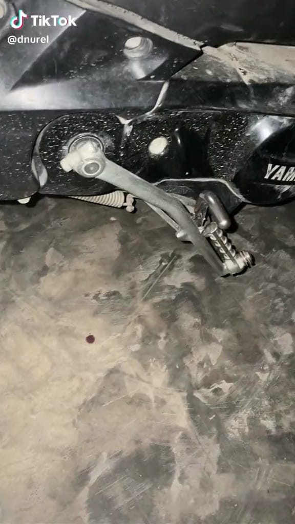 Starter motor milik wanita ini nyangkut di bawah standar, pengen heran tapi kocak