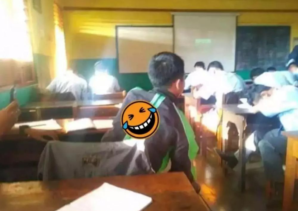 11 Potret nyeleneh kelakuan pelajar di kelas ini bikin tepuk jidat, auto dipanggil guru BK