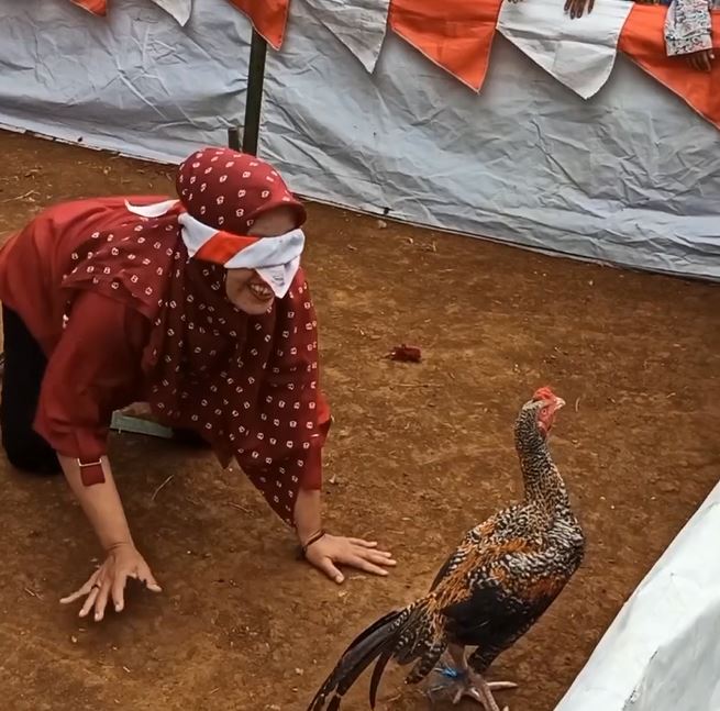 Momen kocak emak-emak Citayam lomba tangkap ayam ini endingnya bikin nggak habis pikir