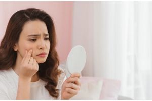 Bukan dengan tea tree oil, ini trik menghilangkan jerawat dan bekasnya pakai face wash dari 1 buah