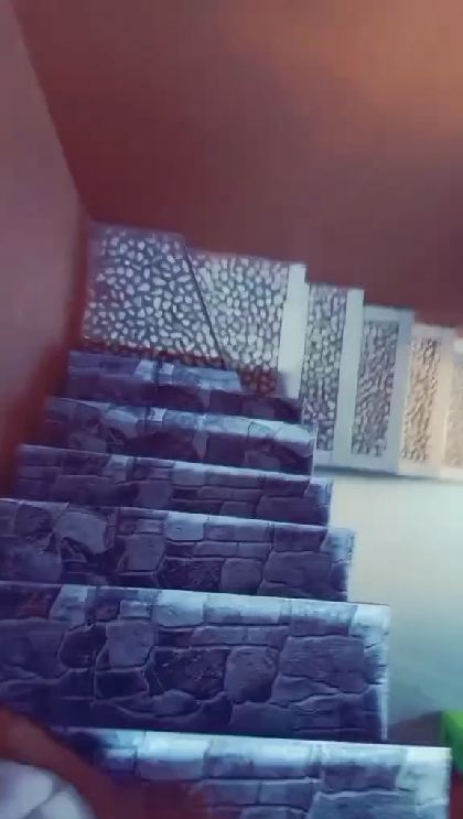 Penampakan desain tangga psikopat, terlihat estetik tapi salah pijakan bisa berpindah alam