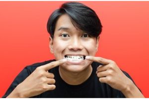 Bukan dengan kayu manis, ini trik menghilangkan karang gigi membandel hanya pakai 1 bahan makanan