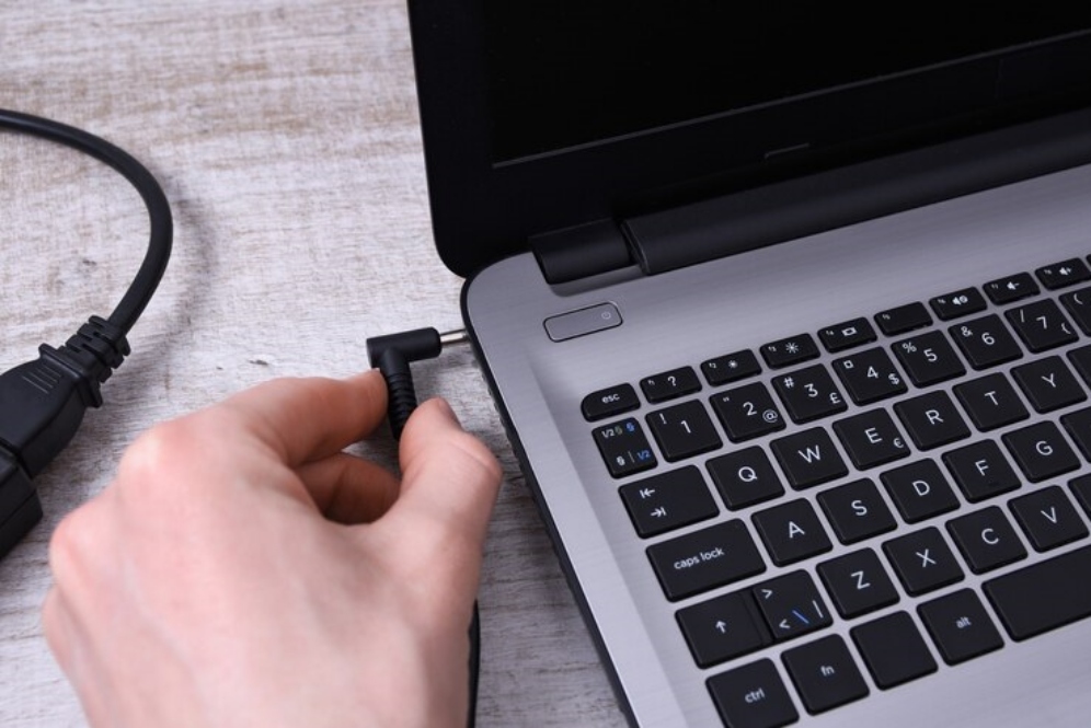 Begini cara mengatur menu tampilan yang akan meningkatkan daya tahan baterai laptop