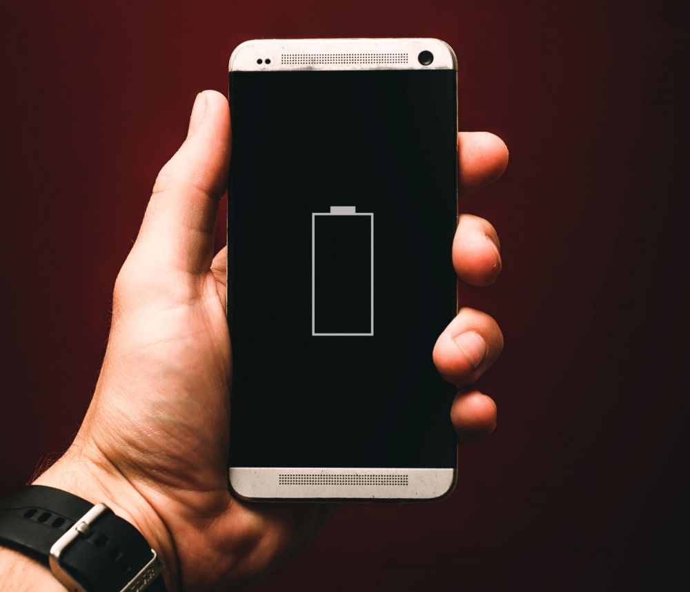 10 Penyebab baterai ponsel cepat habis dan cara memperbaikinya