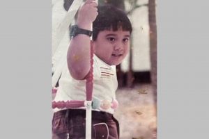 Bocah gembul anak sambung Suzzanna ini ternyata cucu Presiden Soekarno, intip 9 potret terbarunya 